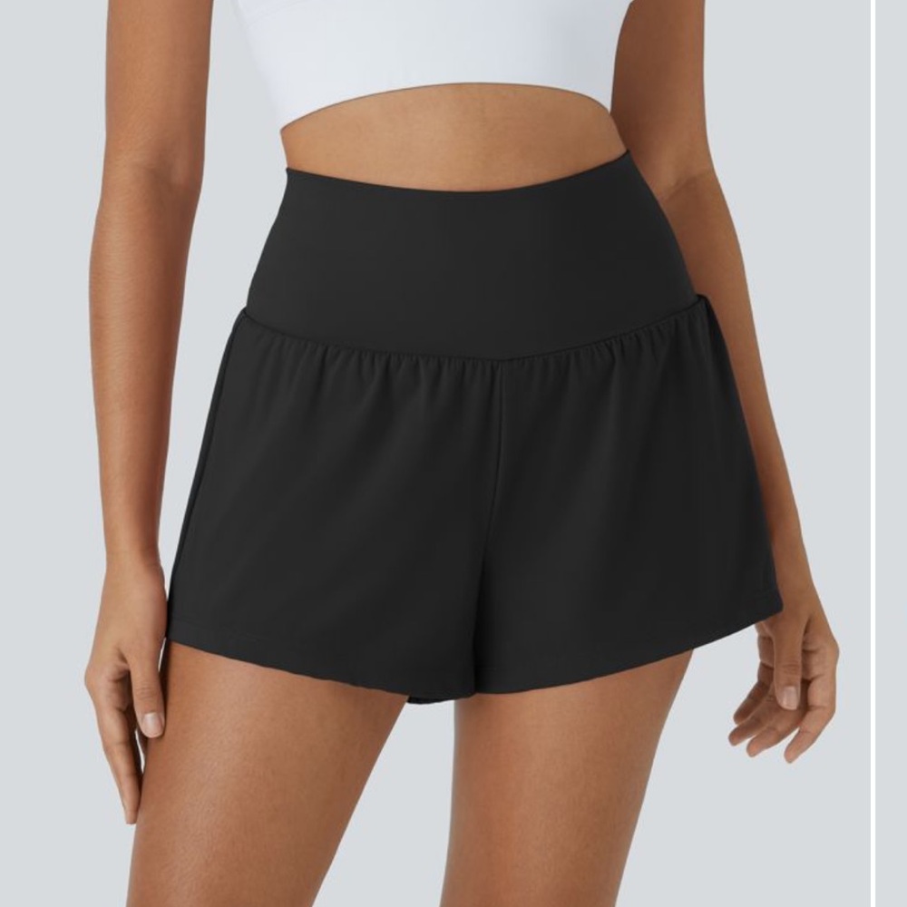 Halara Super High Waisted Back Pocket Yoga Shorts 2.5” black NWT